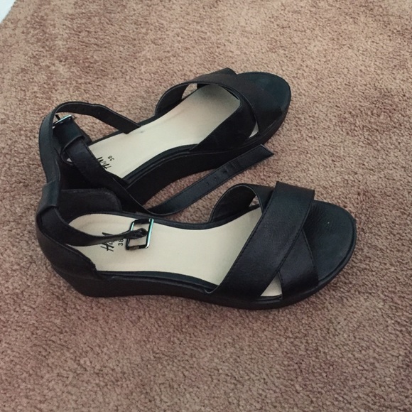 Crisscross Wedges