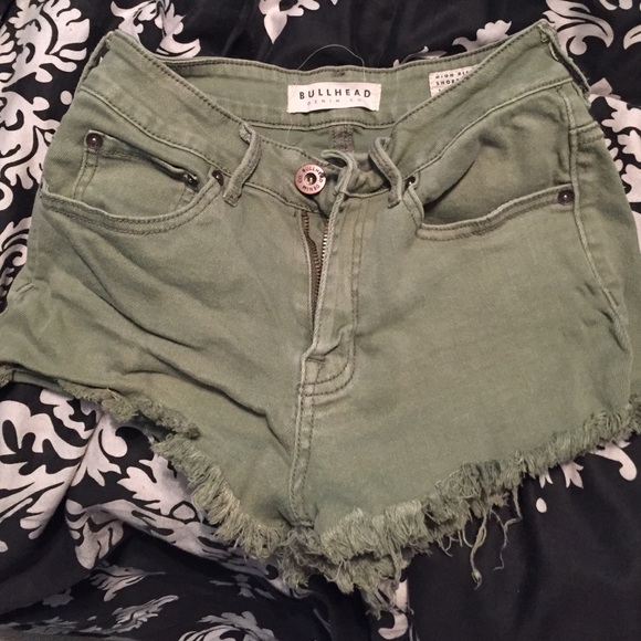 Bullhead Highwaisted shorts