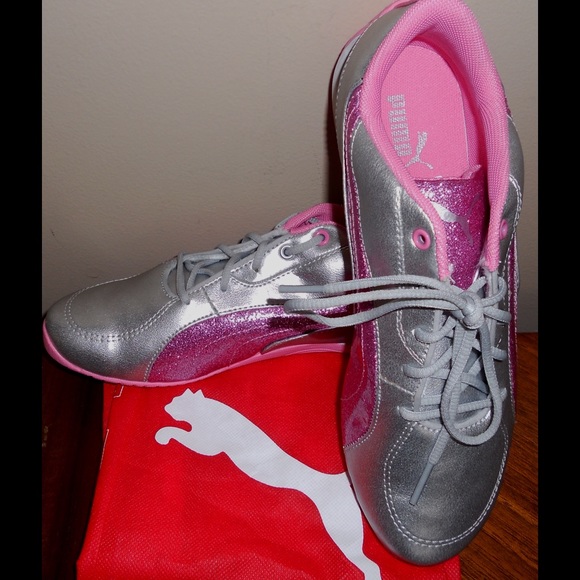 PUMA Junior Girls Sz 5 Silver Athletic Shoes