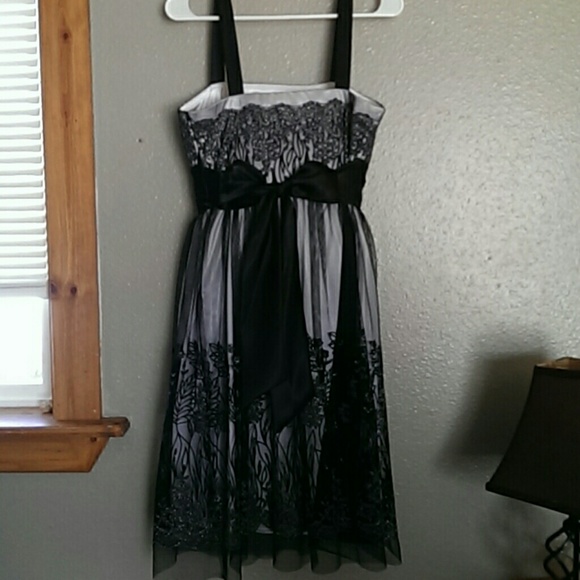Dress - Picture 2 of 2