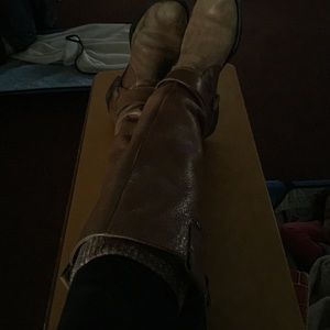 Meet your Posher, April