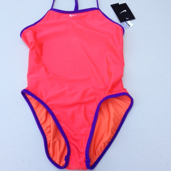 NIKE REVERSIBLE