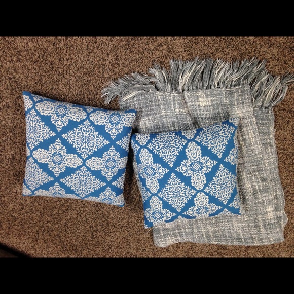 Decorative pillows