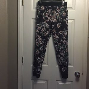 🎀 PRE-LOVED JOGGERS🎀