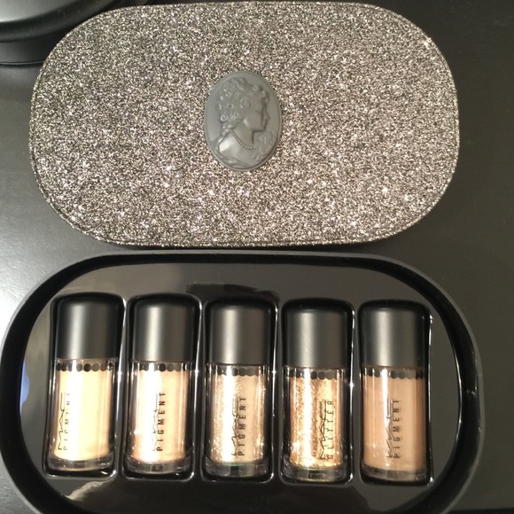 MAC loose pigment set