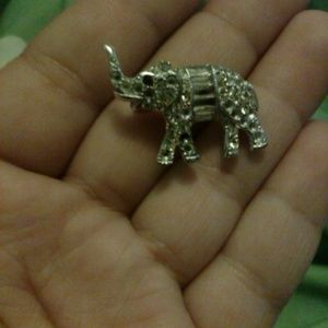 Diamond elephant broach