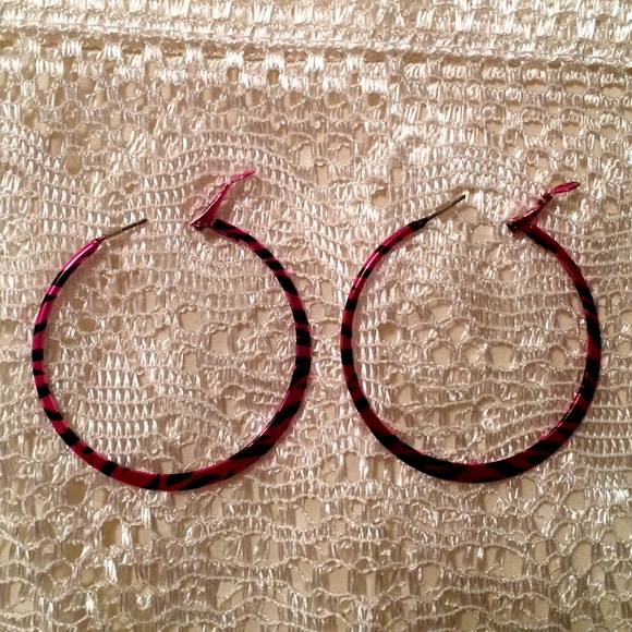 3 pairs unique, fun earrings - Picture 2 of 4