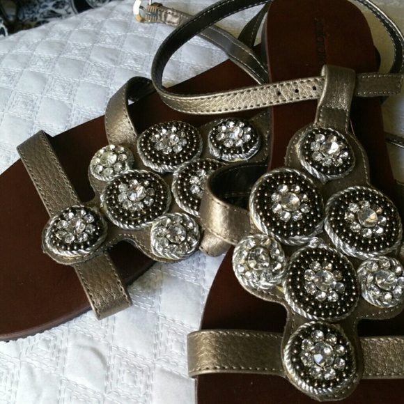 🌻🌻HP🌻 Xhilaration sandles flats with beading