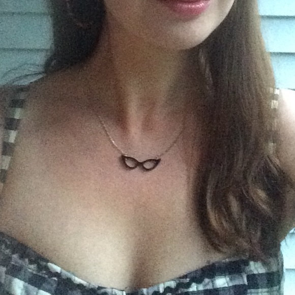 SOLD: Vintage-style cat eyeglasses necklace - Picture 2 of 3