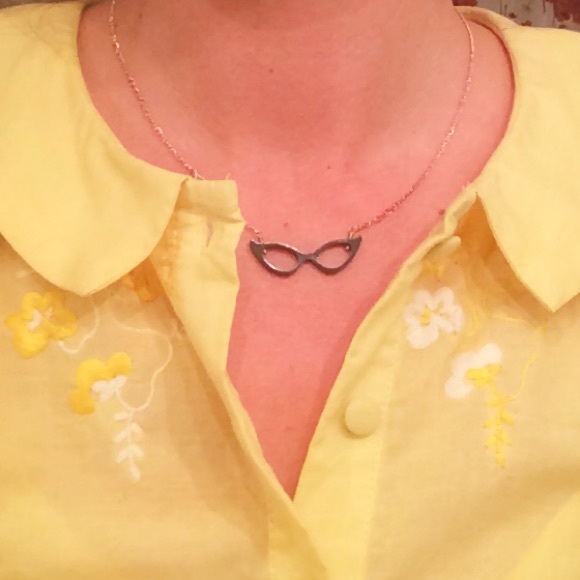 SOLD: Vintage-style cat eyeglasses necklace - Picture 3 of 3