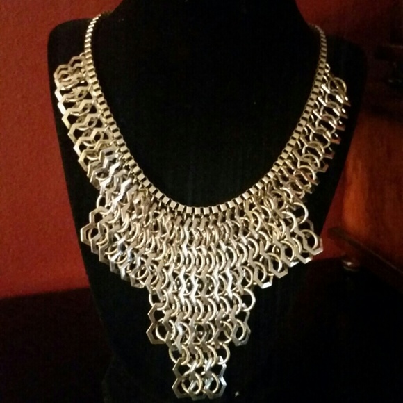 *ON TREND*Bold Statement Necklace