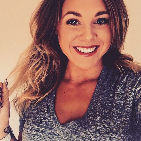 Meet your Posher, Olivia