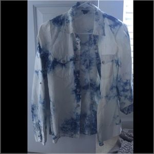 White and blue acid wash button up