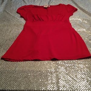 Red top. Medium, a little longer, 25" long