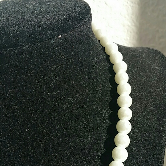 Faux Pearl Necklace - Picture 3 of 3