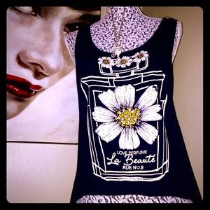 Beautiful NWOT** Sunflower Embellished Tank Top