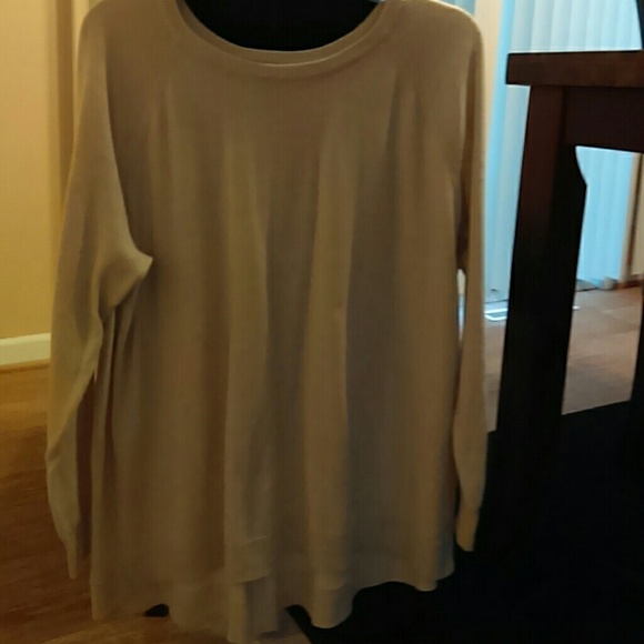 HI-Low sweater