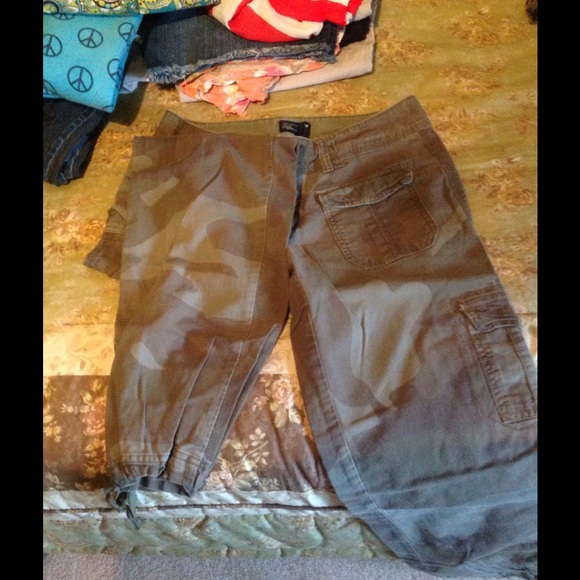 AEO camo cargo pants