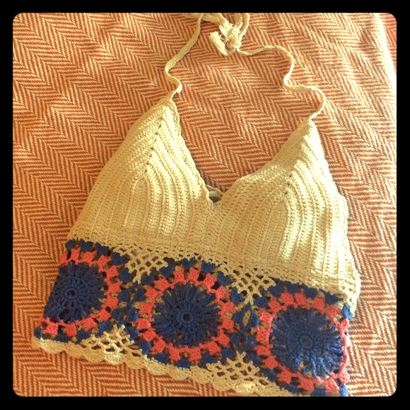 Urban Outfitters crochet cropped halter!! ✌🏽🌻