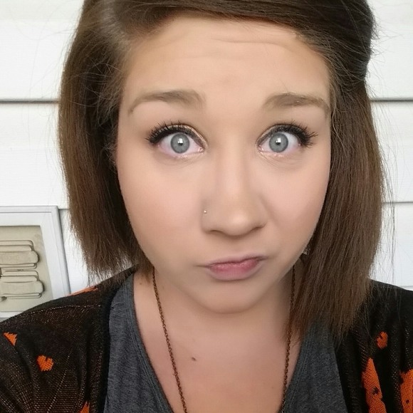 Meet your Posher, Annie