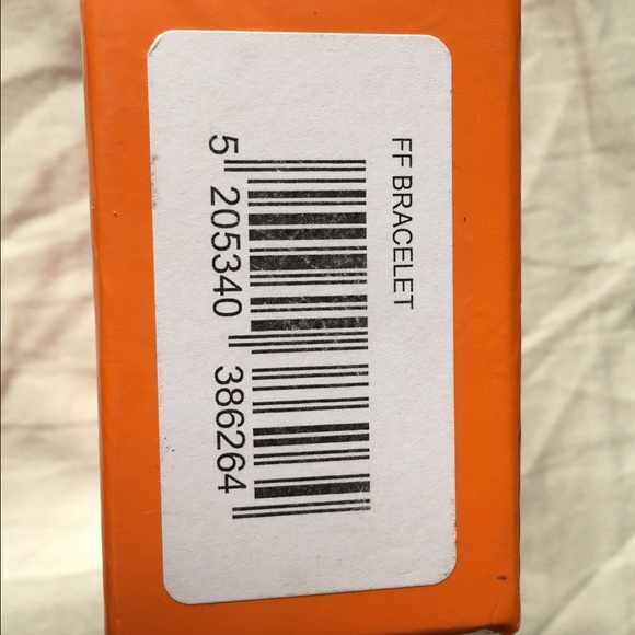 NIB Folli Follie Flowerball Bracelet Silver White - Picture 3 of 3