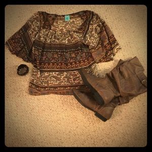 Cute flowing brown and cream top