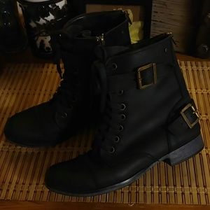 Gorgeous Dolce Vita leather Boots