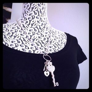 Diamond Crown💕Locket &Key Necklace NWOT*Brand New