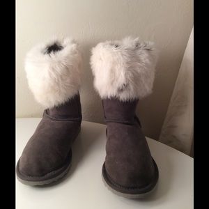 UGG BOOT used it once beautiful color Sz 8