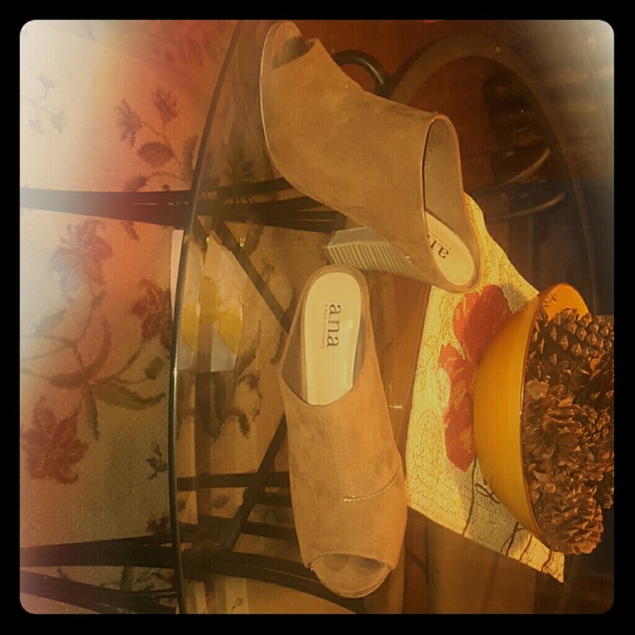ana peep toe high heeled mule