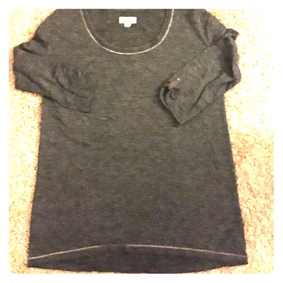 3/4 length sleeve grey top