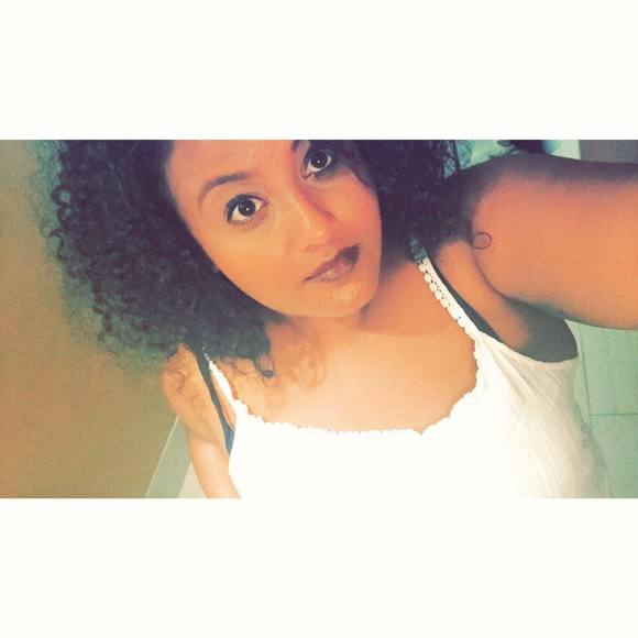 Meet your Posher, Ikram - Picture 1 of 1