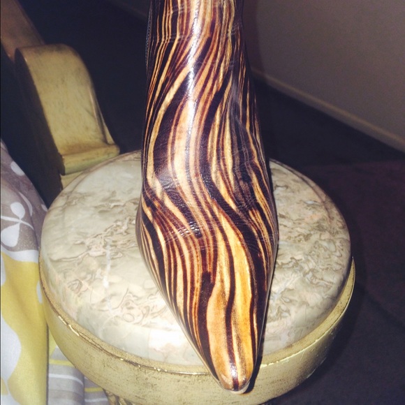 Blk & Brown 3inch booties - Picture 2 of 3