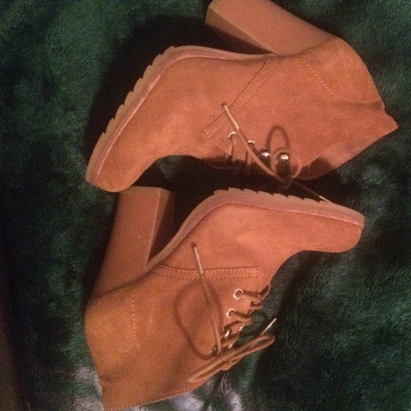 Authentic suede Michael Kors booties - Picture 4 of 4