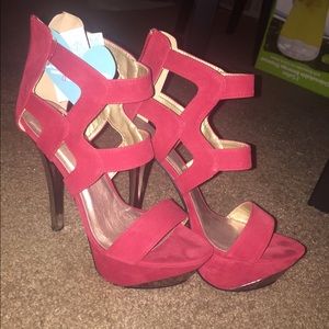 Red Pumps