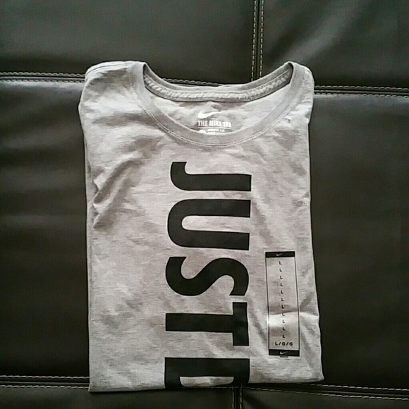 Nike Gray Tshit size L