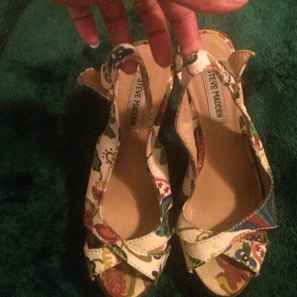 Authentic Steve Madden heels - Picture 2 of 4