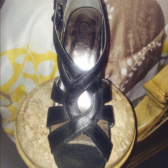 Black leather sandal - Picture 3 of 3