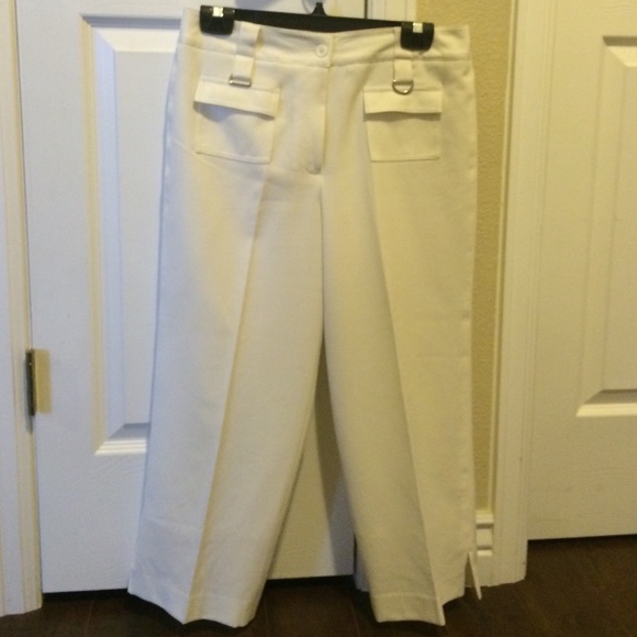 Express Capri - Picture 2 of 3