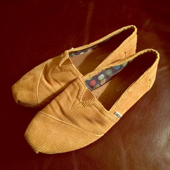 Tan Corduroy Toms