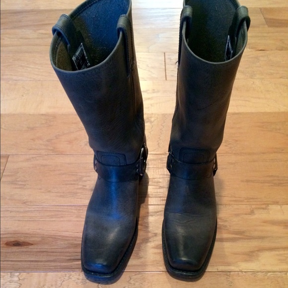Authentic Frye Herness 12R boot