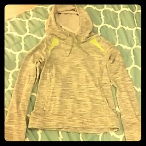UNDER-ARMOUR OUTDOOR RUNNING SWEATSHIRT!!