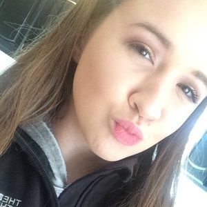 Meet your Posher, Isabelle