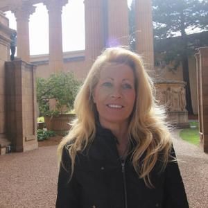 Meet your Posher, Denise