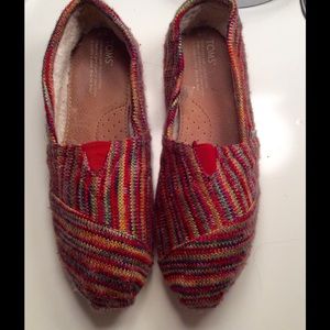 Lightly wear TOMS shoes in great condition, Sz -9