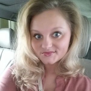 Meet your Posher, Danae