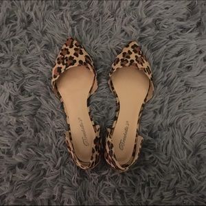 Leopardprint open side flats (suede)