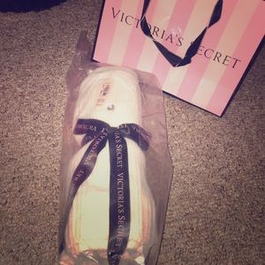 Vs Hat and scarf set!