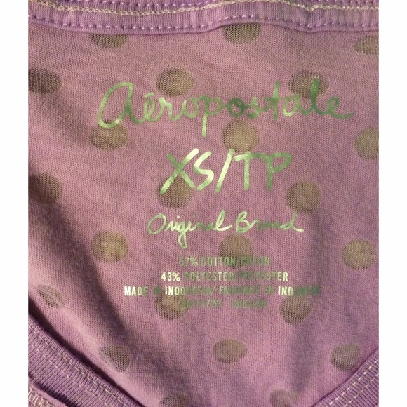 Lavender polka-dotted V-neck from Aeropostale - Picture 3 of 3