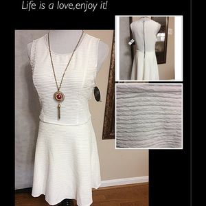 🌸Textured Knit Zippered Skater Dress🌸